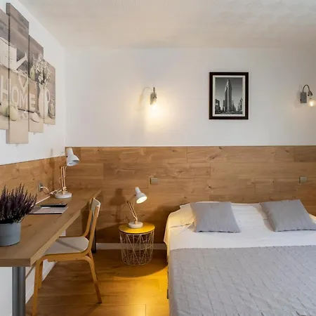 Du Midi Hotel Domène