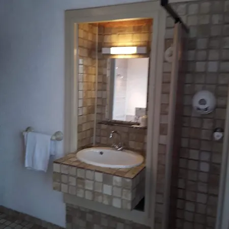 Hotel Du Midi 2*