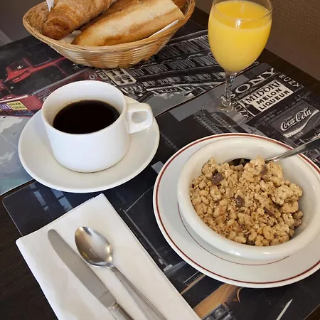 Hotel Du Midi 2*