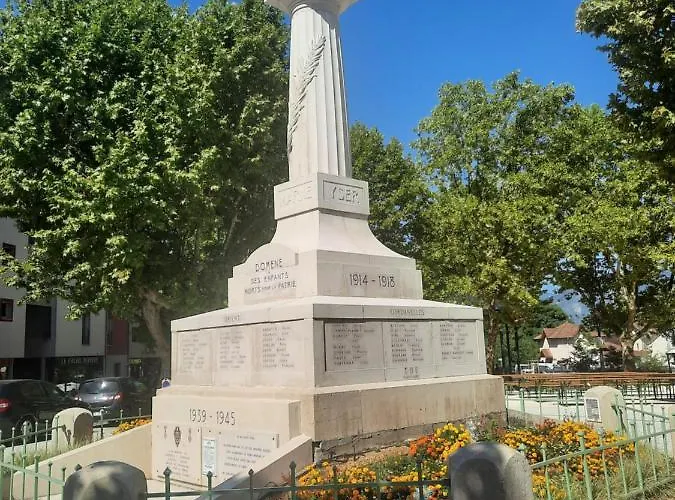 دو ميدي فندق Domène