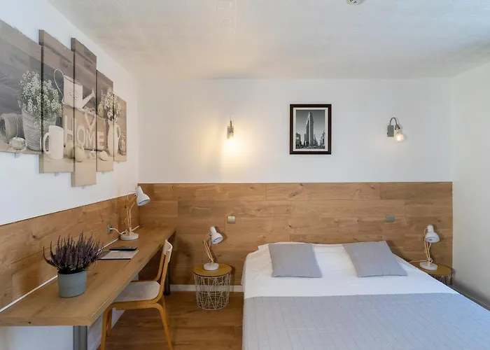 Du Midi Hotel